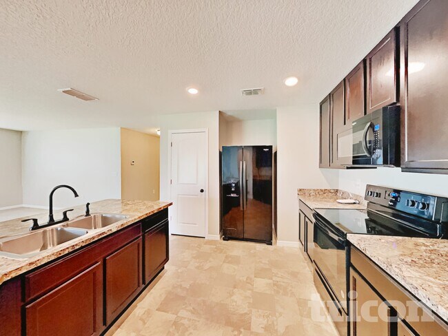 Photo - 10614 Massimo Dr