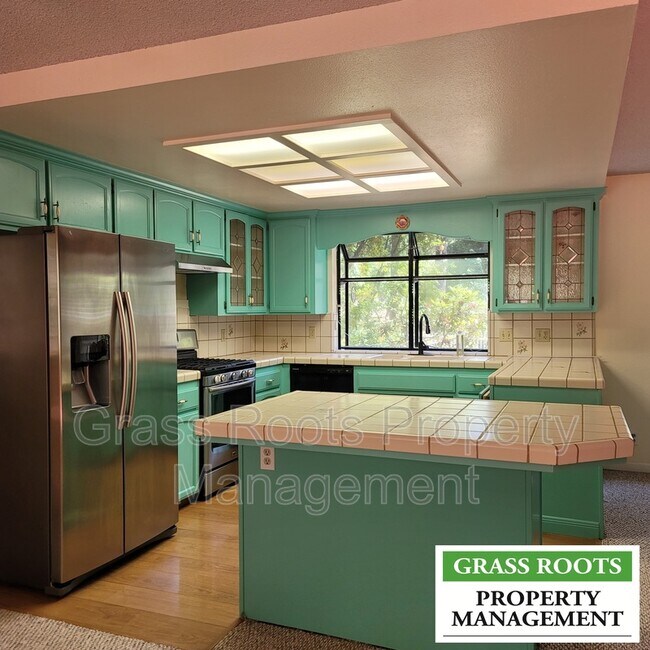 Photo - 20 Turpentine Dr House