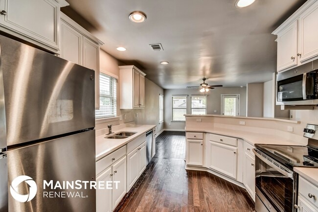 Photo - 6672 Woodford Ln