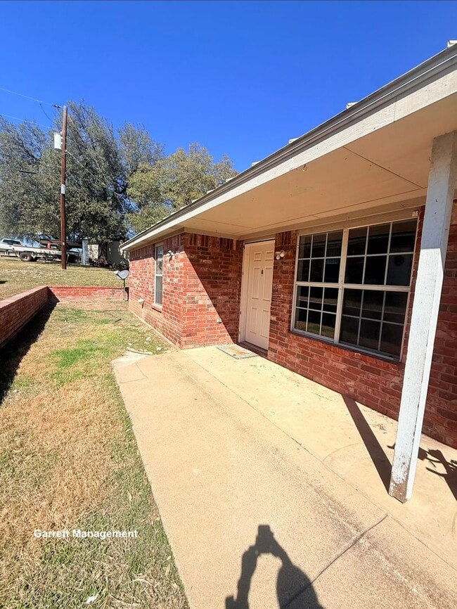 Photo - 813 E Ave I Unit B