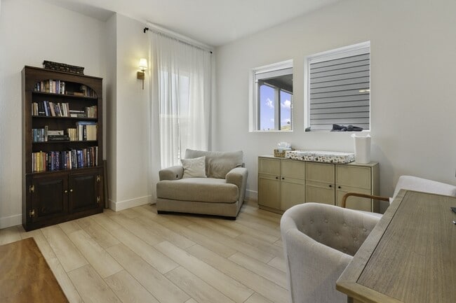 Photo - 4474 Peak Crst Vw