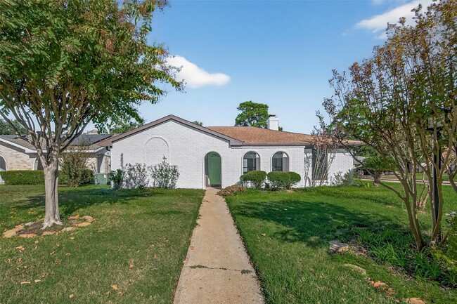 Building Photo - 17418 Largs Cir