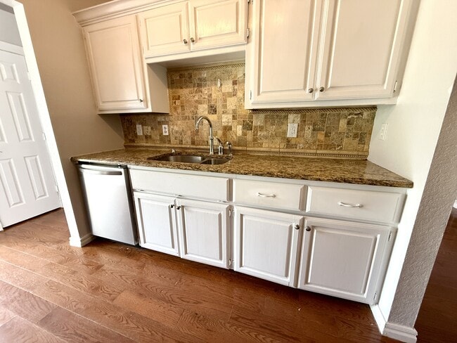 Photo - 427 N Rockford Pl