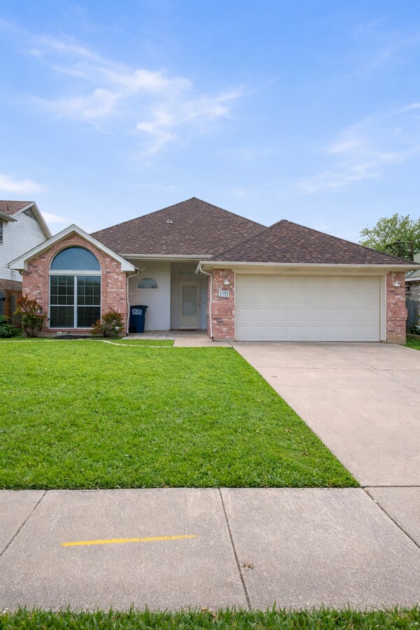 $2100! Beautiful 3 bed 2 bath home in KELLER! Available soon and will not last long! - $2100! Beautiful 3 bed 2 bath home in KELLER! Available soon and will not last long!