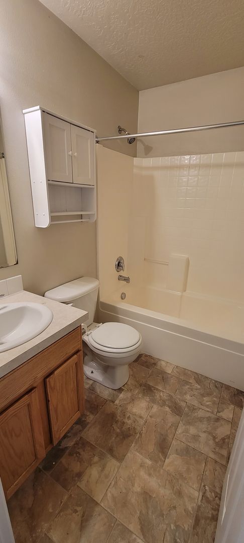 Photo - Caldwell 4 Bedroom 2 Bath Home + Bonus Room!