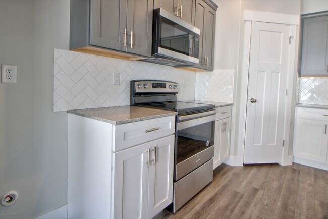 Photo - 4 Bedroom 2.5 Bathroom Townhome in Lehi