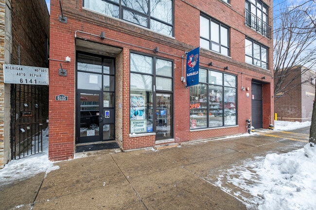 Building Photo - 6135 N Broadway Unit 300