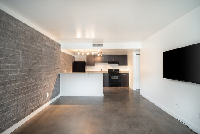 Photo - Broadway 121