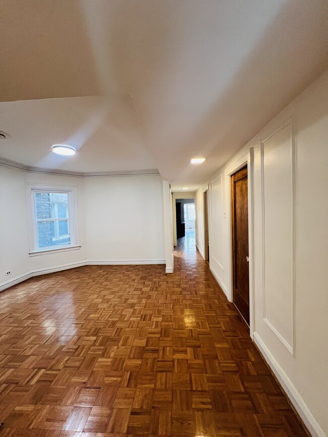 Foyer - 6937 S Merrill Ave Unit Floor 1