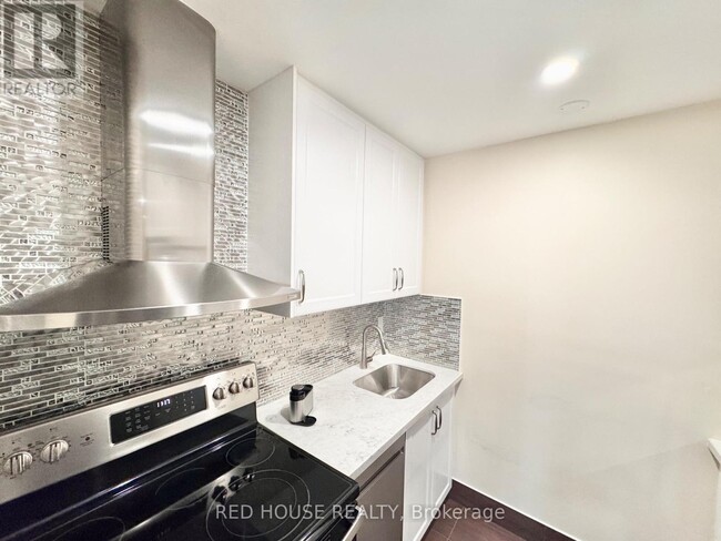 Photo - 3025 The Credit Woodlands