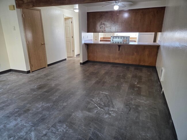 Photo - 1669 Salishan St SE
