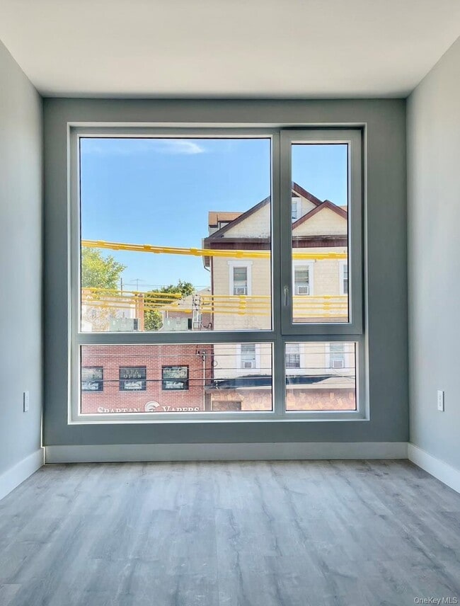 Photo - 20-22-22 College Point Blvd Unit 3B