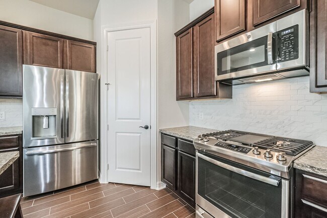 Photo - Furnished 3BR 3 Story Townhome