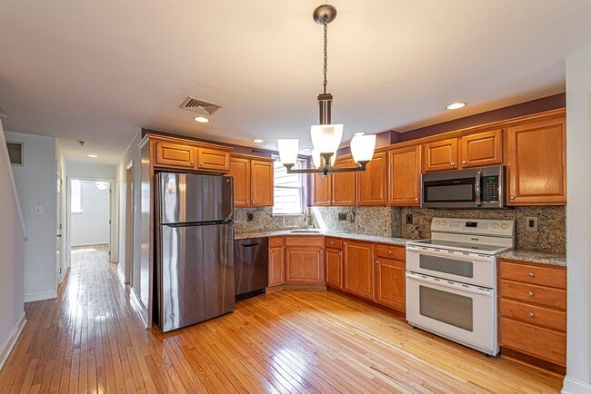 Building Photo - 1635 Passyunk Ave Unit 2