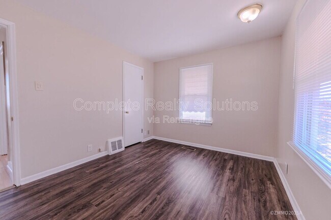 Photo - 10200 Tappan Dr