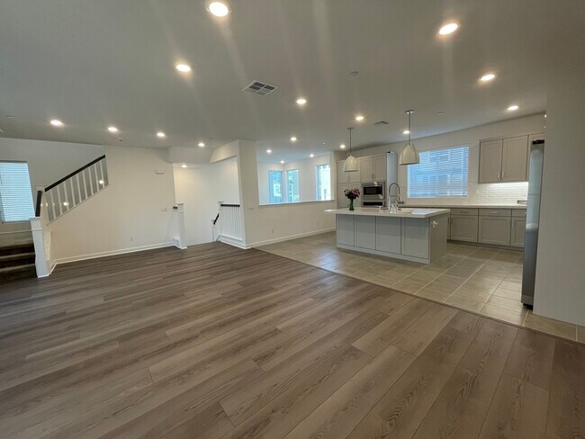 Photo - 11812 Ella Wy