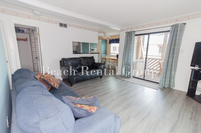 Photo - 609 Hillside Dr S