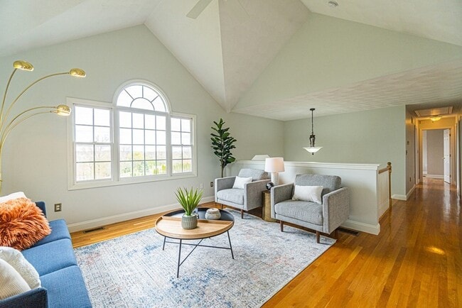 Photo - 32 Waltham St