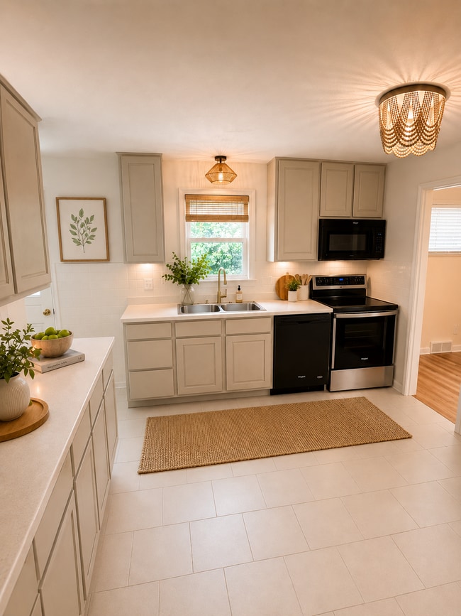 Photo - 715 Kirkshire Dr