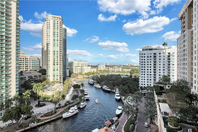 Photo - 511 SE 5 Ave Unidad 1217