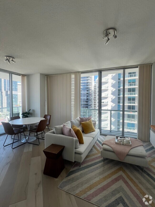 Building Photo - 1111 SW 1st Ave Unit 2820 Rental
