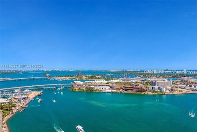 Photo - 335 S Biscayne Blvd Unidad 335 S Biscayne Blvd UPH-10