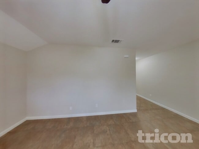 Photo - 12220 Hunters Crossing Ln