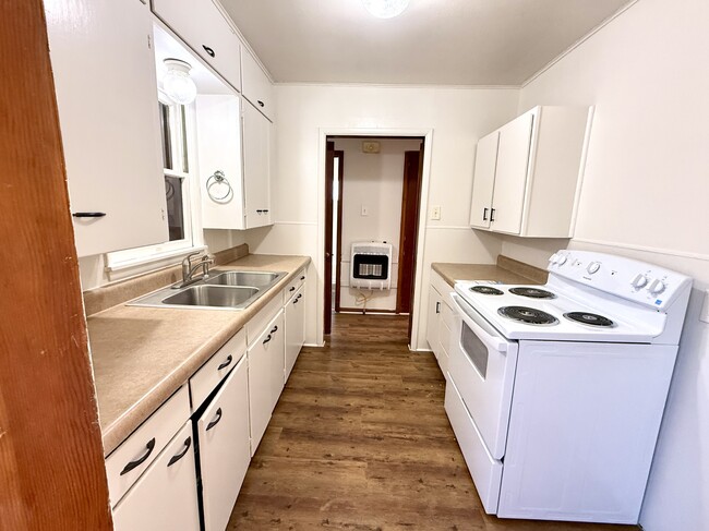 Photo - 43 1/2 15th Ave NW