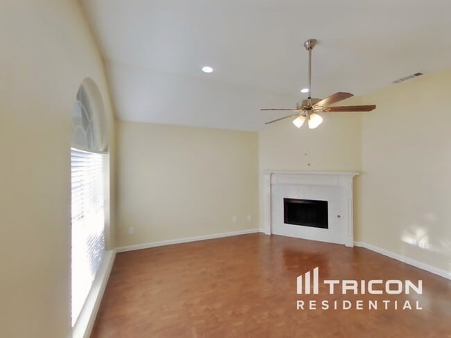 Photo - 2616 Spring Rain Dr