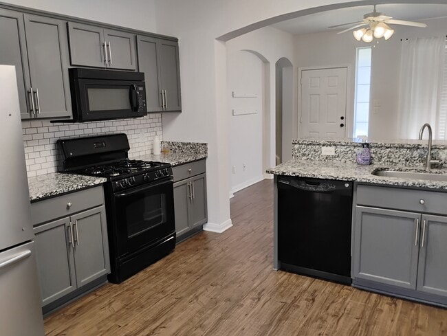 Photo - 3905 Victoria Ave