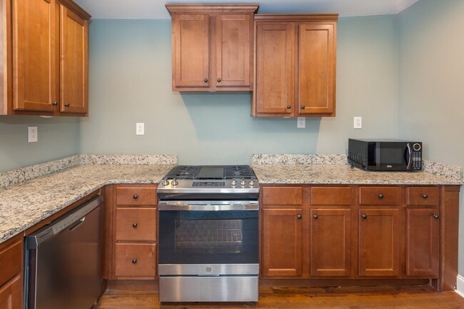 Building Photo - 13 Elizabeth St