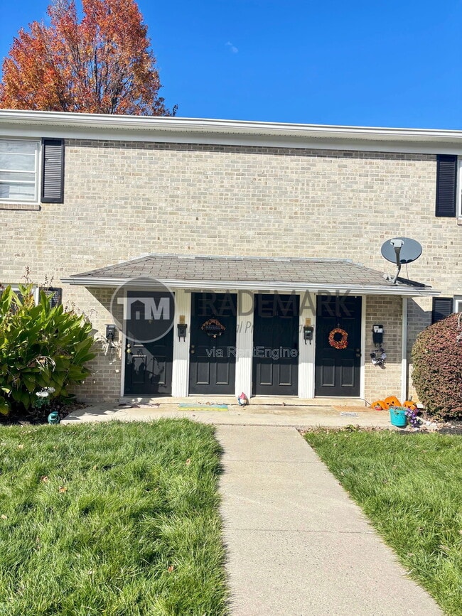 Building Photo - 302 Lincoln Ave Unit 11