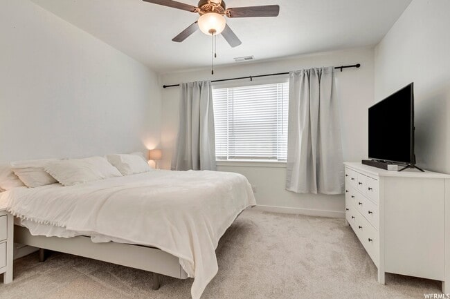 Photo - 456 Willow Leaf Rd
