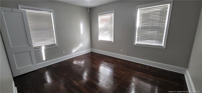 Photo - 208 W 21st St