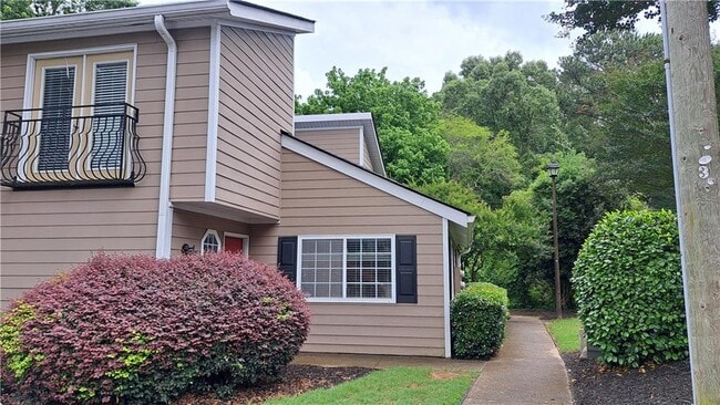 Photo - 1468 Briarwood Rd NE