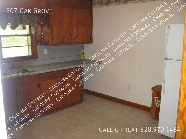 Photo - 307 Oak Grove Rd