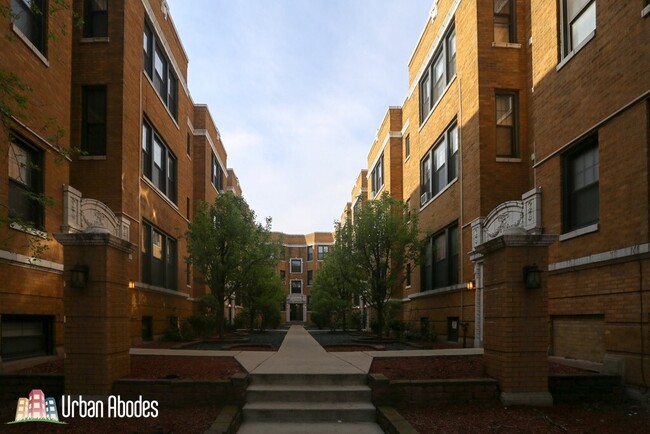 Building Photo - 725 W Barry Ave Unit M032 Rental