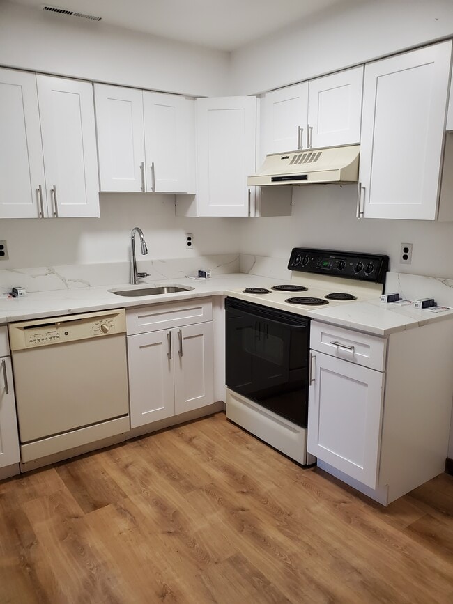 Photo - 71 Aiken St Unit B 3