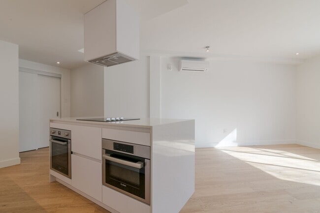 Photo - 3014 Avenue Van Horne Unit 17