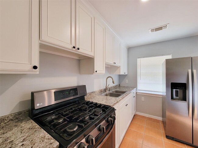 Building Photo - 12422 Mylla St