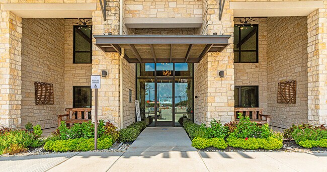 Hickory Creek Ranch Apartments