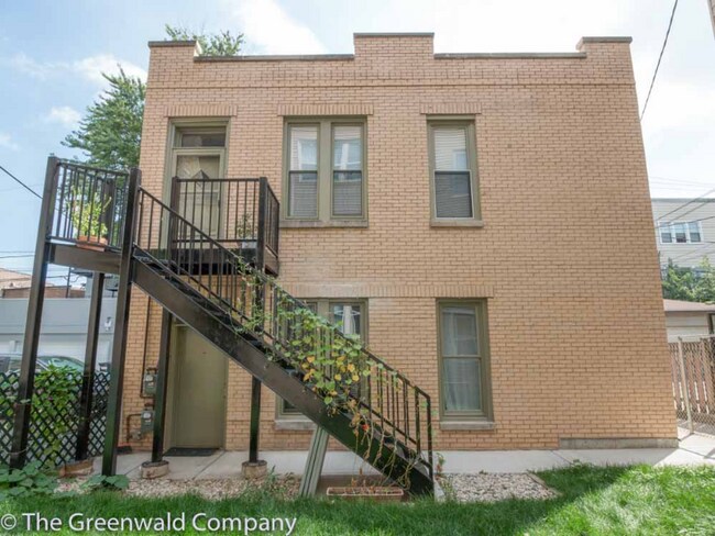 Photo - 837 N Maplewood Ave Apartamento