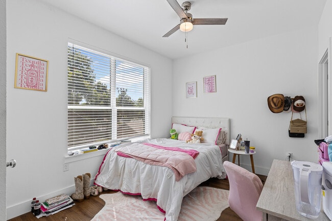 Photo - 3313 S University Dr