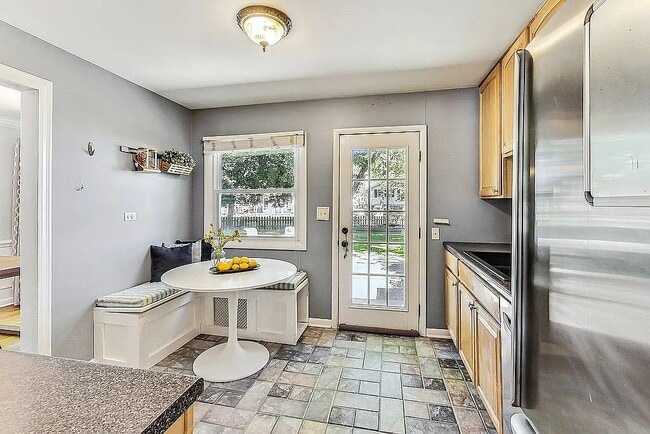 Photo - 318 W Hackberry Dr