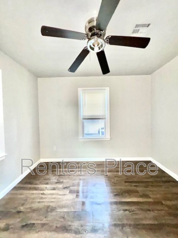 Photo - 224 W Memphis St