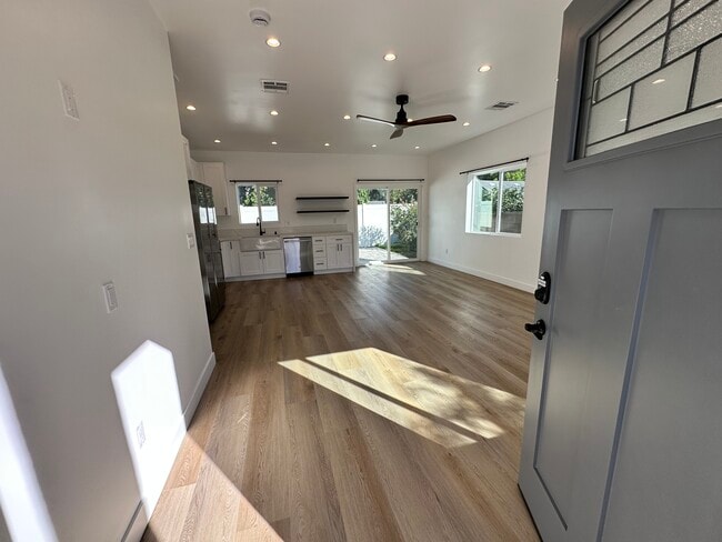 Photo - 3617 W Victory Blvd