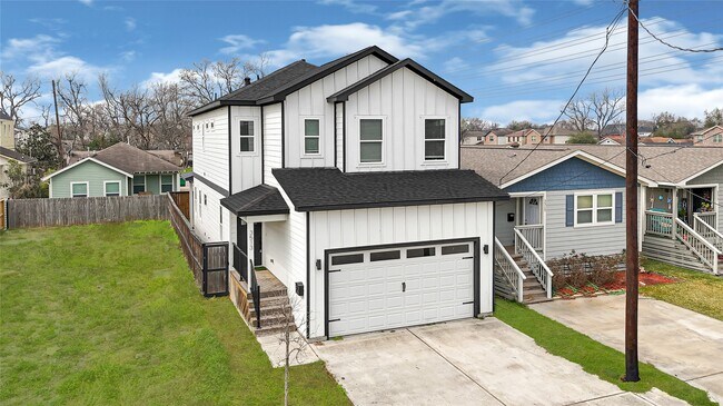 Photo - 3513 Omega St