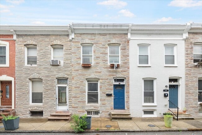 Building Photo - Stylish & Spacious 2 Bed, 1 Bath Home