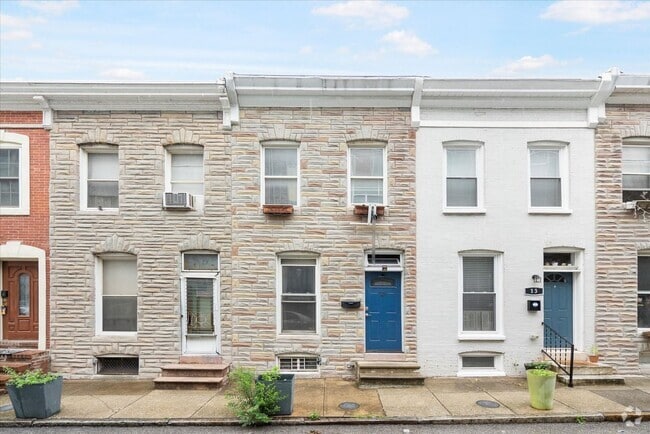 Building Photo - Stylish & Spacious 2 Bed, 1 Bath Home