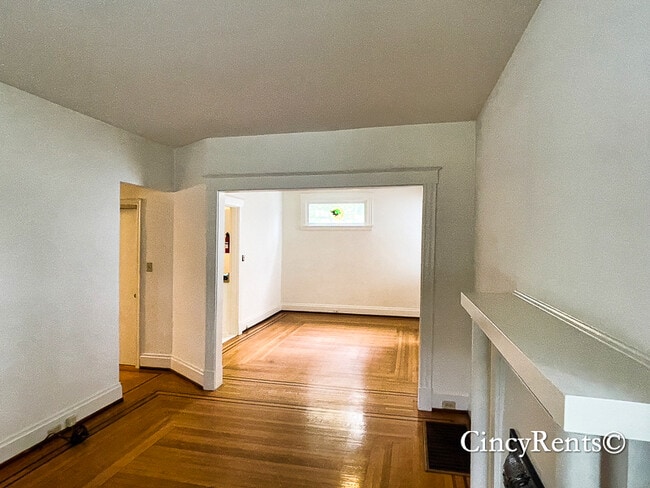 Photo - 2800 Observatory Ave Unit 1